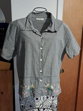 Girls' Black & White Check Short-Sleeve Button-Up Shirt with Floral Embroidery